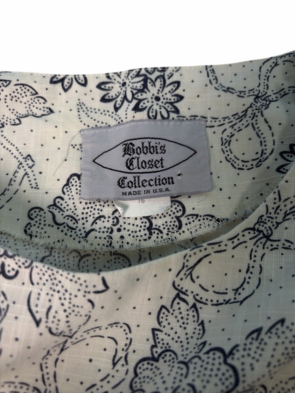 Bobbi’s Closet Women 16 Short Sleeve Top/Off White/blue Floral Print/Boatneck - Picture 2 of 8